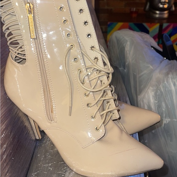 Latex booties - Picture 6 of 6